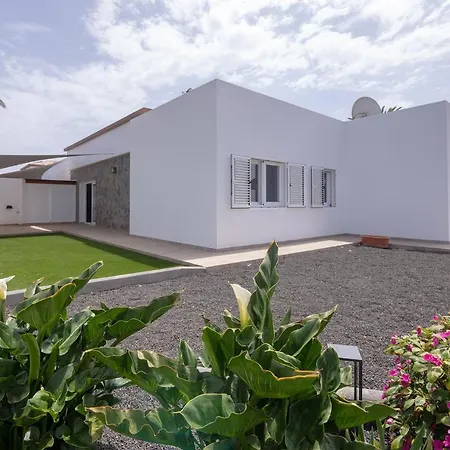 Holiday Rustika Luxe 2 Rural, Pool, Bbq, Mountain View By Holidays Willa Villaverde (Fuerteventura)
